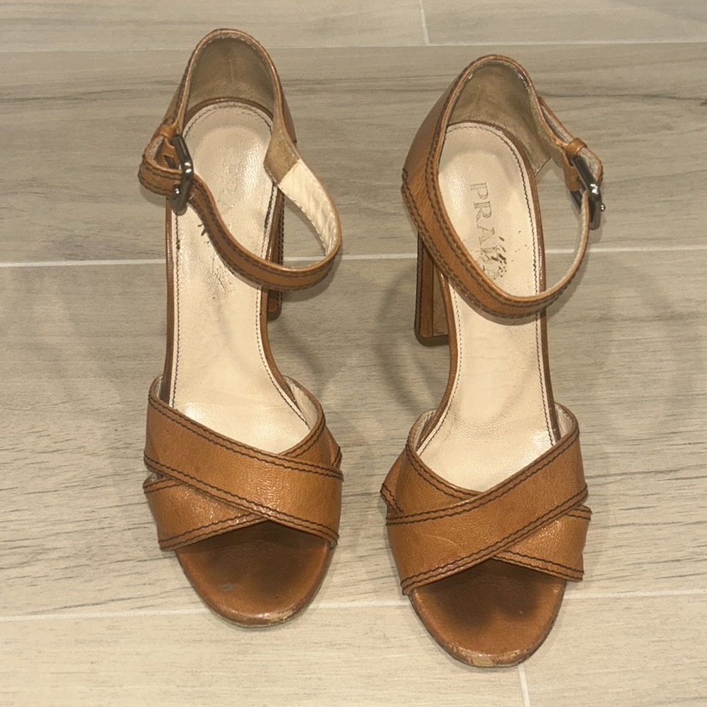 Prada heels - Picture 2 of 13